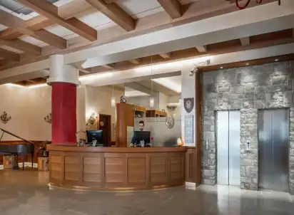 Hotel 5 Miglia, Włochy
