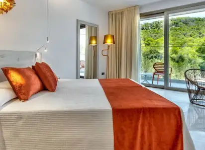 Hotel Abrat, Hiszpania