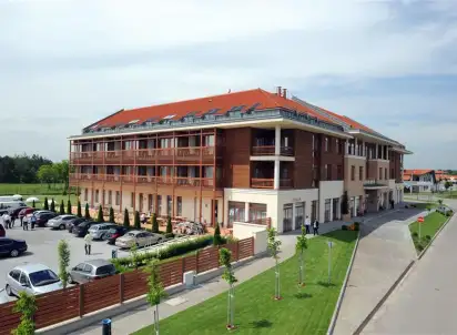 Hotel Aquarell (Cegled), Węgry