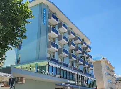 Hotel Armstrong (Rimini), Włochy