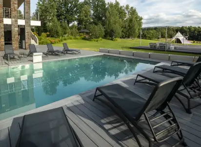 Hotel Aspen, Polska