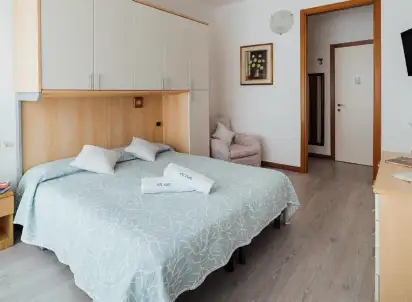Hotel Atlantic, Włochy