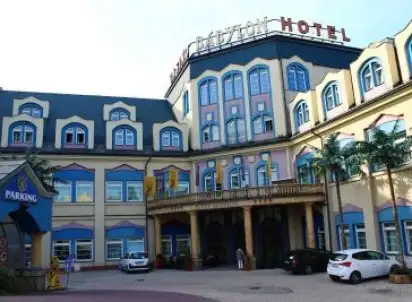 Hotel Babylon, Czechy