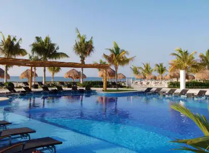 Hotel BlueBay Grand Esmeralda, Meksyk