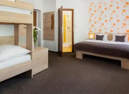 Hotel Bon, Czechy