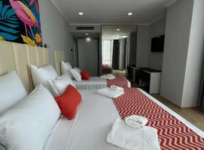 Hotel Britania, Albania