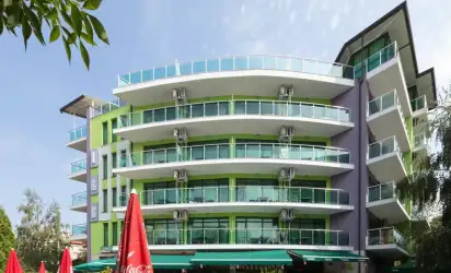 Hotel L & B, Słoneczny Brzeg