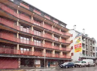 Hotel Calgary, Andora