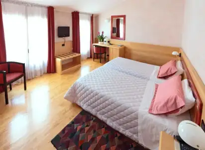 Hotel Conta, Włochy