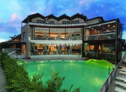 Hotel Cosmopolitan (Paralia), Riwiera Olimpijska