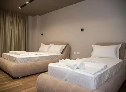 Hotel Dolanit Lubjana, Albania