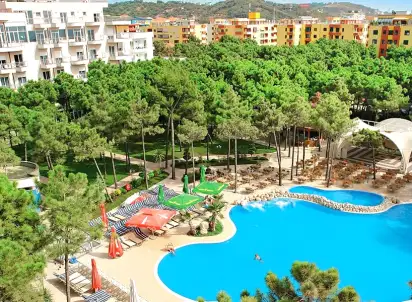 Hotel Dolce Vita (Golem), Albania
