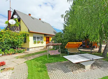 Hotel Dom z parkingiem, Balatonboglar/Balatonoszod, Węgry