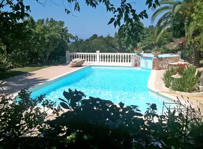 Hotel Dom z parkingiem, Chiavari, Korsyka
