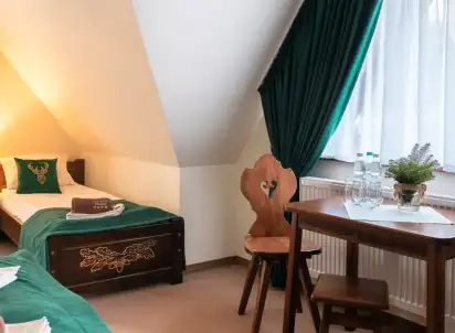 Hotel Dworek Myśliwski Hubert, Polska