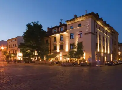 Hotel Ester, Polska