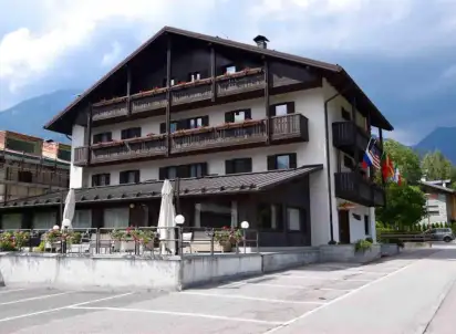 Hotel Ferrari (Pinzolo), Paganella