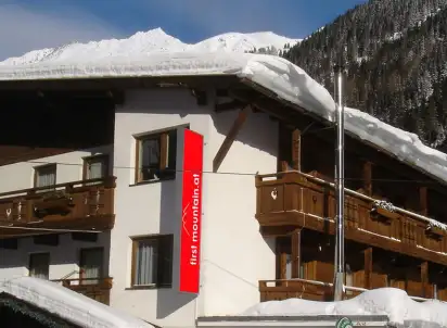 Hotel First Mountain Otztal, Innsbruck