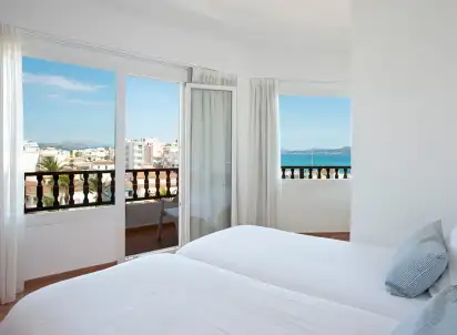 Hotel Galaxia, Hiszpania