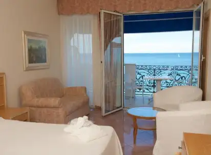 Hotel Grand Mediterranee, Włochy