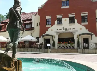 Hotel Grand Sal, Polska