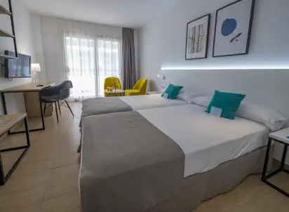 Hotel Dwo Sirius (Santa Susanna), Costa Brava