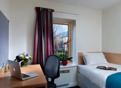 Hotel J. Angielski - Exclusive Junior Campus PLUS - Dublin, Irlandia