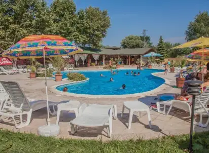 Hotel Kristel Park, Złote Piaski