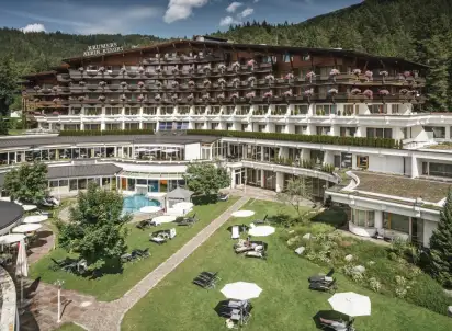 Hotel Krumers Alpin - Your Mountain Oasis, Innsbruck