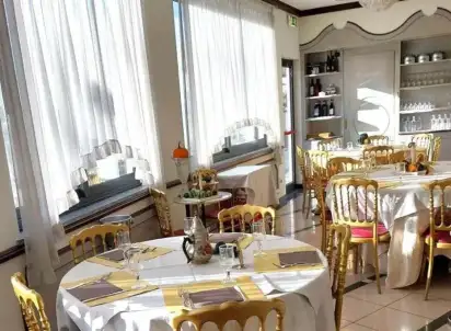 Hotel La Bussola, Włochy