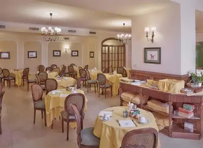 Hotel Napoleon (Rzym), Włochy