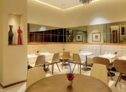 Hotel NH Collection Porto Batalha, Porto