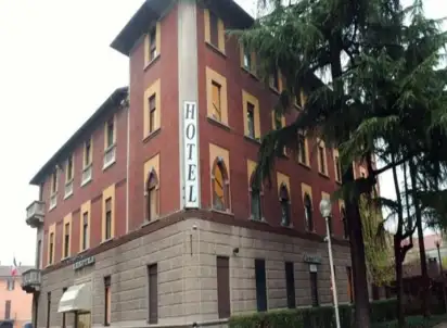 Hotel Nuovo Albergo Italia, Włochy