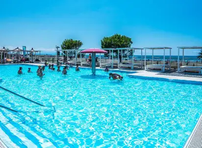 Hotel Otrant, Bar