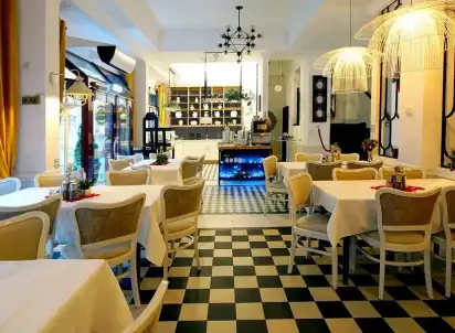 Hotel Ottaviano, Polska