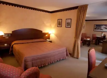 Hotel Pavillon, Włochy