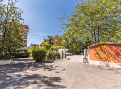 Hotel Pinewood Roma, Rzym