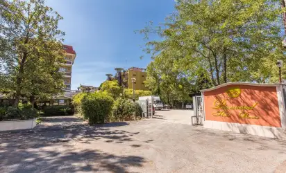 Hotel Pinewood Roma, Rzym