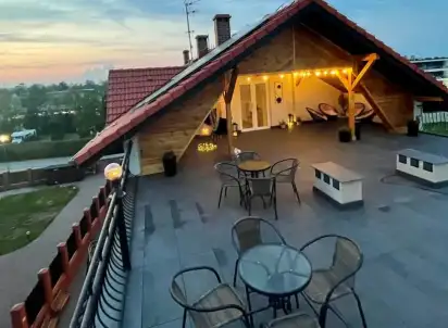 Hotel Promes, Polska