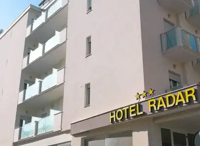 Hotel Radar, Włochy