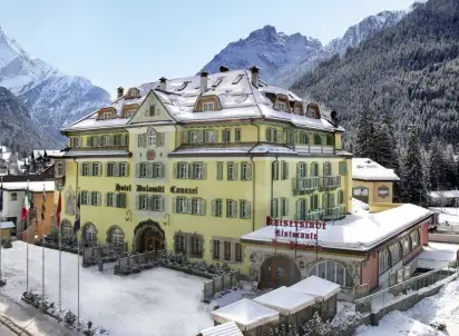 Hotel Schloss Hotel and Club Dolomiti, Paganella