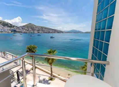 Hotel Titania, Albania