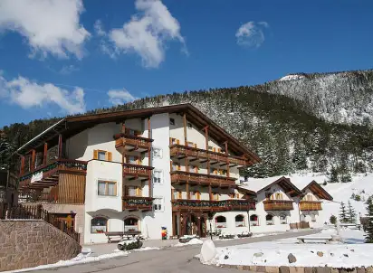 Hotel Touring (Pozza di Fassa), Paganella