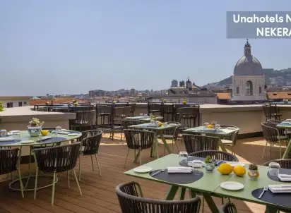 Hotel UNA (Neapol), Włochy