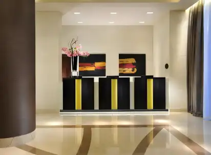 Hotel Uptown Palace, Włochy