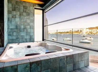Hotel Ushuaia Playa Xemxija Boutique, Malta