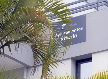 Hotel Vitoria Apartamentos by Petit Hotels, Madera