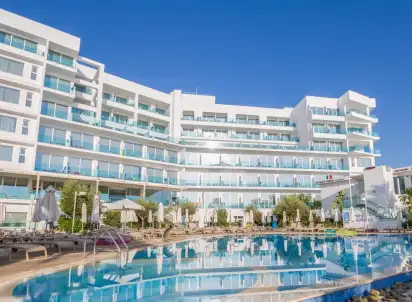 Hotel Vrissaki Beach, Cypr