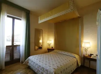 Hotel Zunica 1880, Włochy